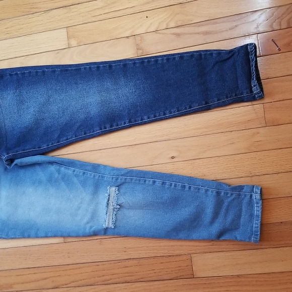 NWT. COLOR BLOCK MOM JEANS - Picture 3 of 5